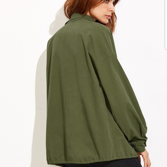 **LAST ONE!**Olive green jacket with patches - Picture 3 of 6